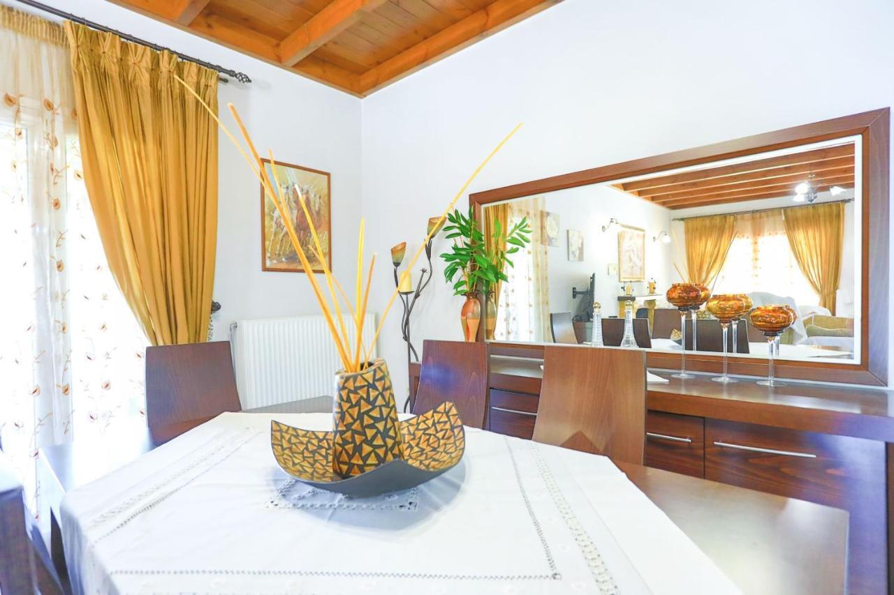 Chrisdina Villa *